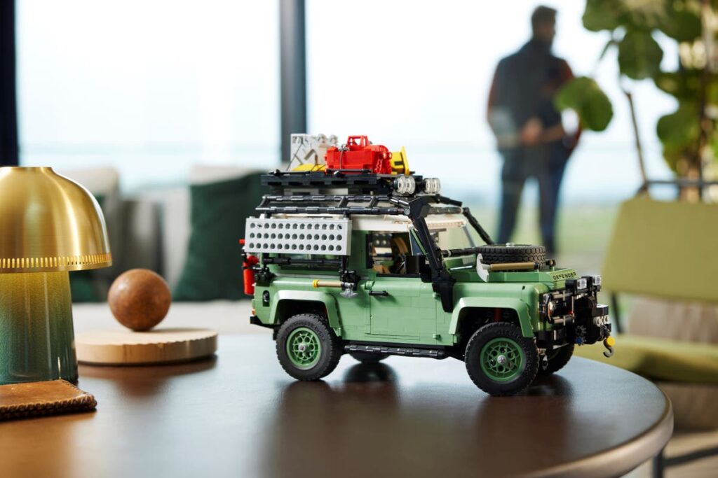 LEGO Icons 10317 Land Rover Classic Defender 90