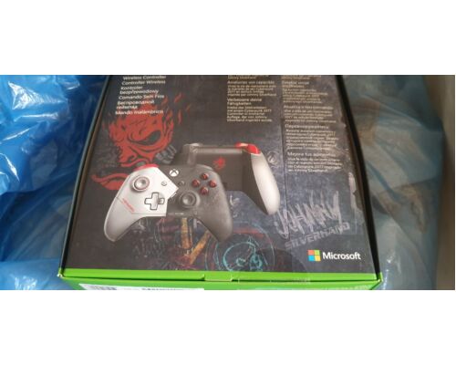 Pad do Xboxa edycja Cyberpunk 2077 Nowy