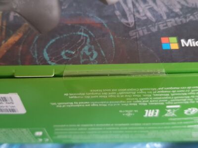 Pad do Xboxa edycja Cyberpunk 2077 Nowy+ kurtka