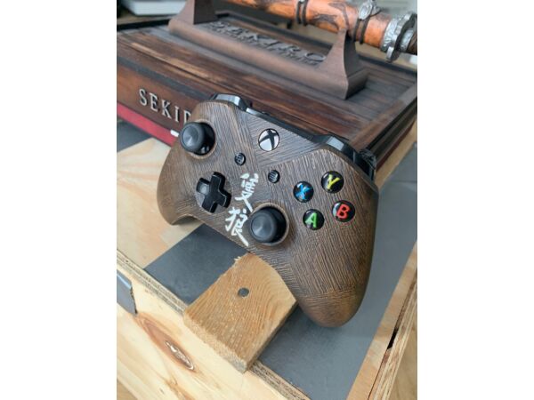 Xbox One X 1TB Sekiro Edition