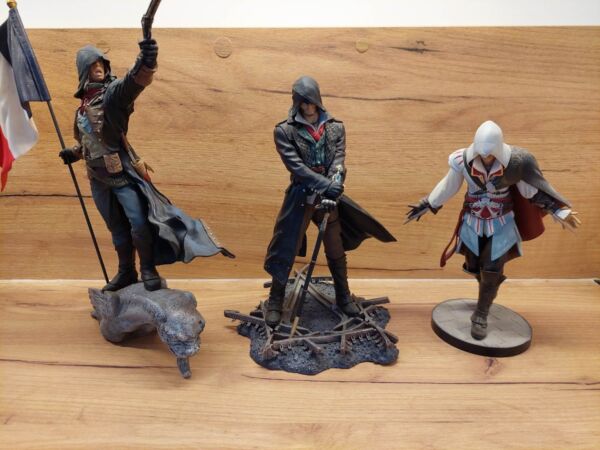 Zestaw figurek – Assassins Creed – II, Syndicate, Unity