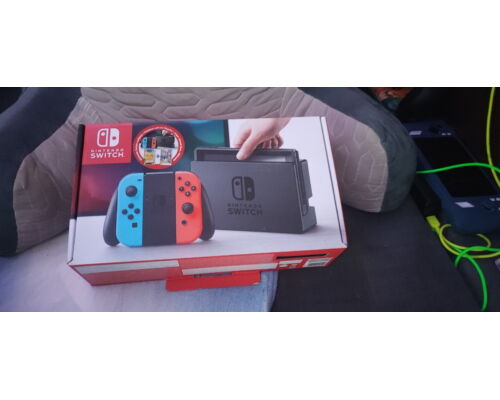 Konsola Nintendo Switch + 2 gry