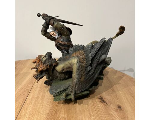 Wiedźmin 3 Edycja Kolekcjonerska Figurka Geralt Gryf + GRATIS
