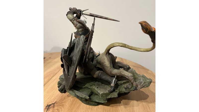Wiedźmin 3 Edycja Kolekcjonerska Figurka Geralt Gryf + GRATIS