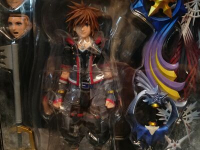 Kingdom Hearts III Sora Deluxe ver. Play Arts Kai (z defektem)