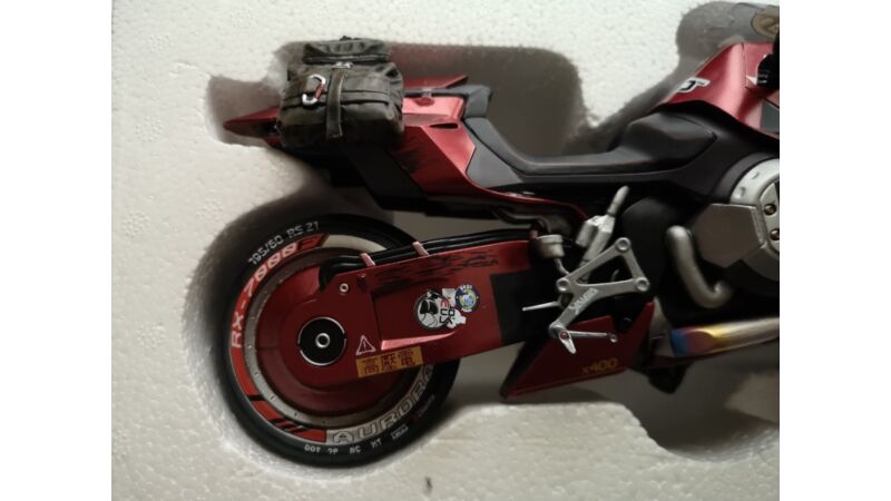 Figurka kolekcjonerska V Cyberpunk 2077