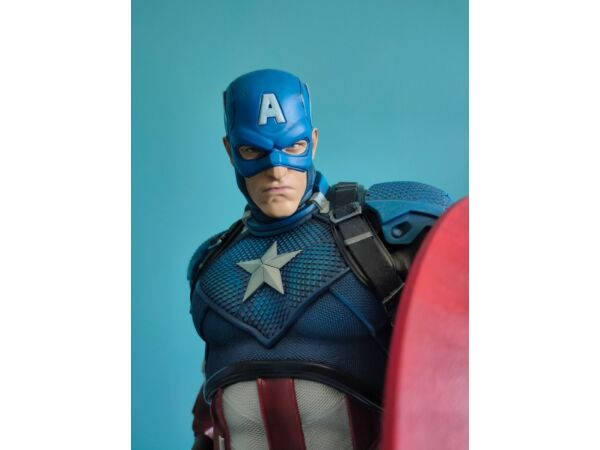 Captain America Premium Format