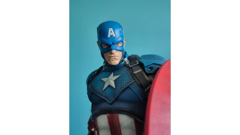 Captain America Premium Format