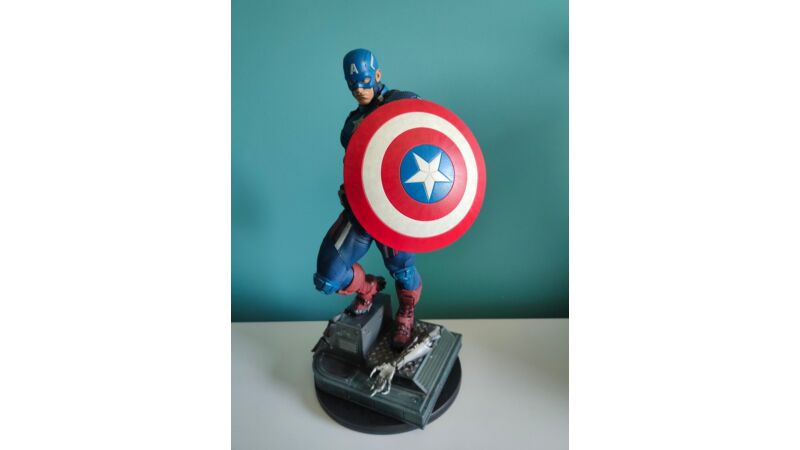 Captain America Premium Format