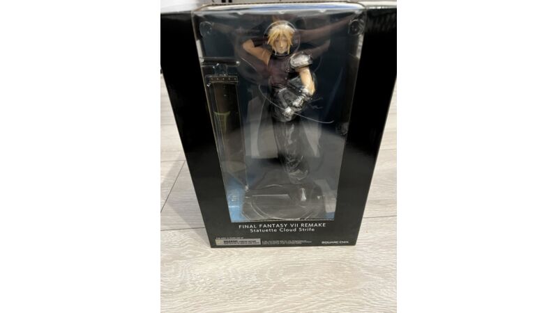Statuetka, figurka Final Fantasy VII Cloud Strife, Square Enix, IDEAŁ