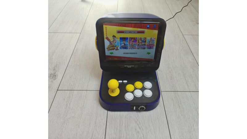 Konsola Retroroid Capcom C8