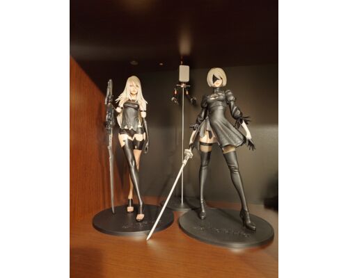 NieR Automata 2B DX FLARE z Podem 042 oraz A2 FLARE – oryginały, z pudełkami