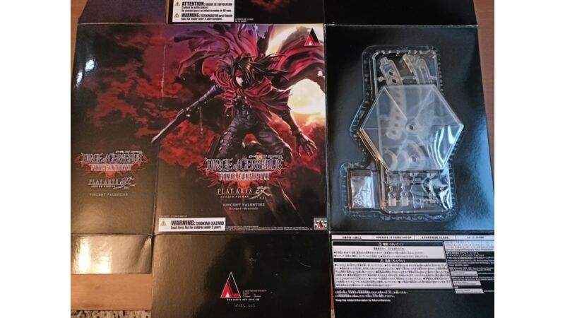 Dirge of Cerberus: Final Fantasy VII – Vincent Valentine Play Arts Kai