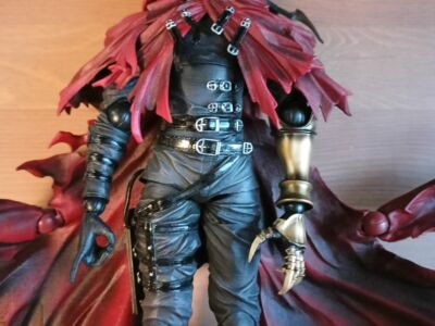 Dirge of Cerberus: Final Fantasy VII – Vincent Valentine Play Arts Kai