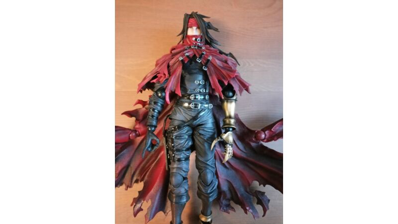Dirge of Cerberus: Final Fantasy VII – Vincent Valentine Play Arts Kai