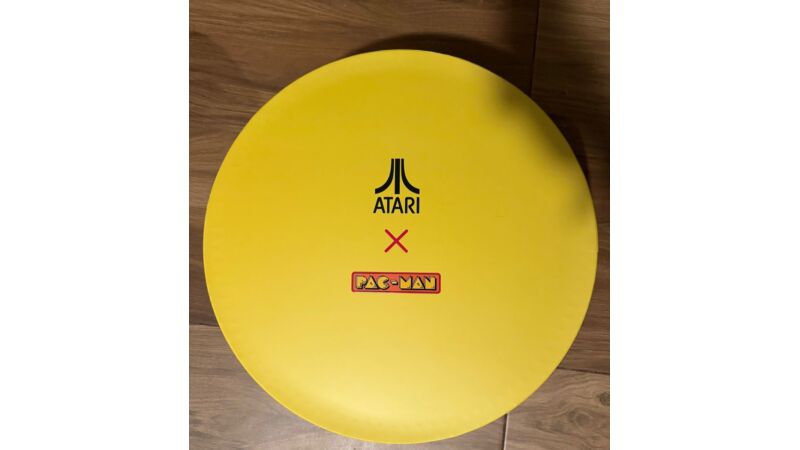 Atari 2600+ Pac-Man edition VIP press kit unikat