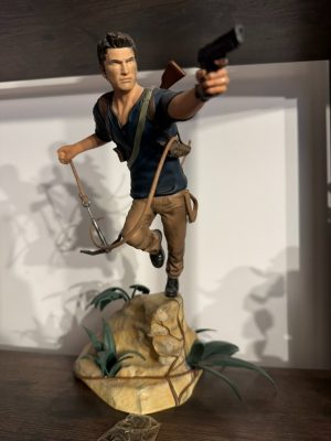 Figurka Nathan Drake Uncharted 4 – uszkodzona