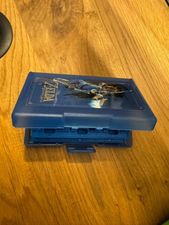 Etui na kartridże Switch motyw Zelda BotW